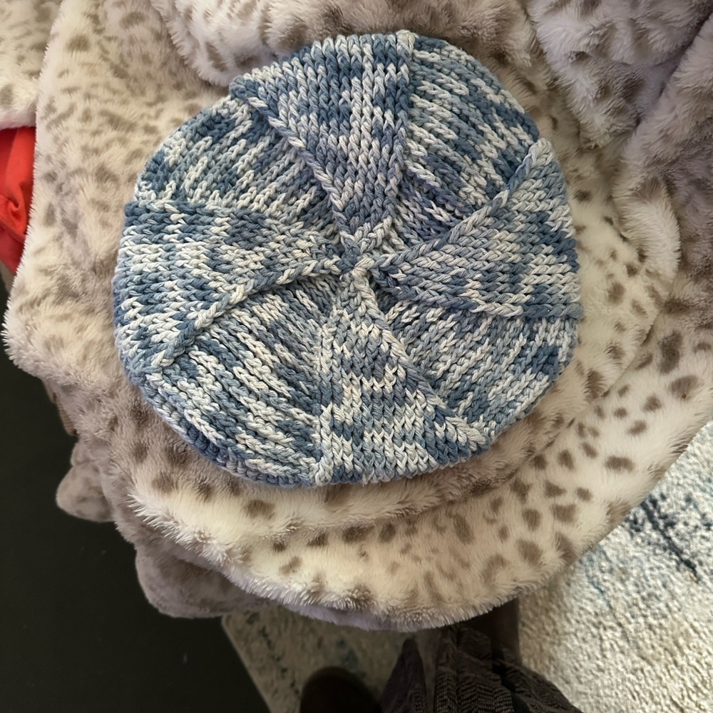 Stylish Knit Beret in Pink and Cream